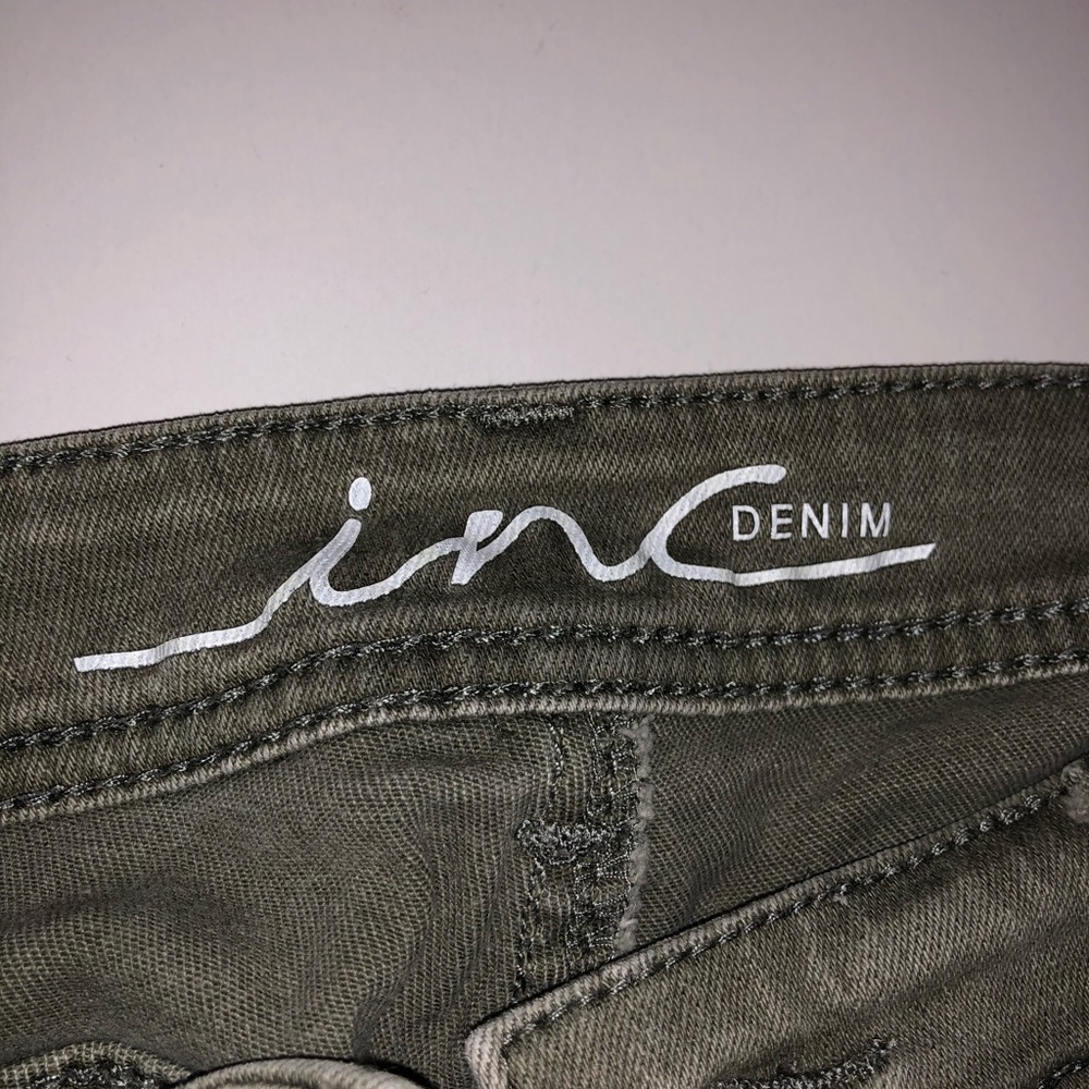 Jeans - Picture 3 of 4